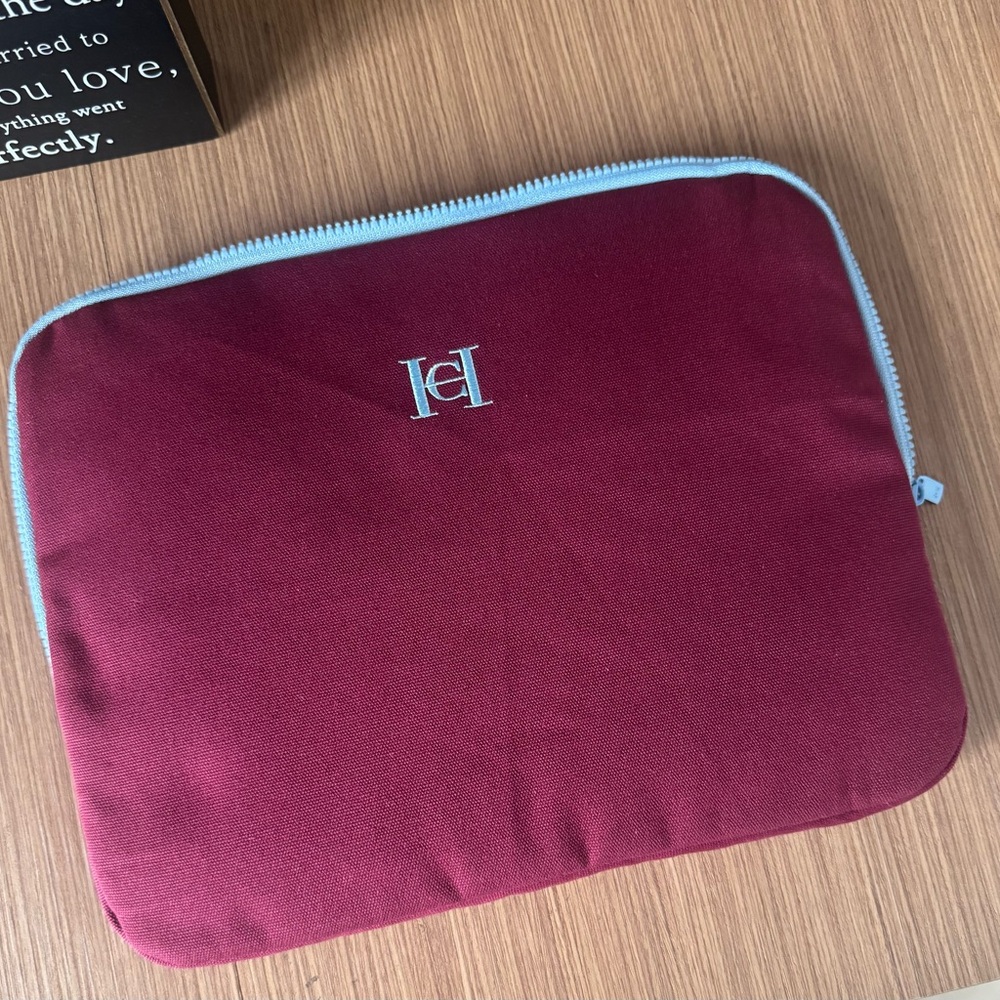 Carolina Herrera Pouch